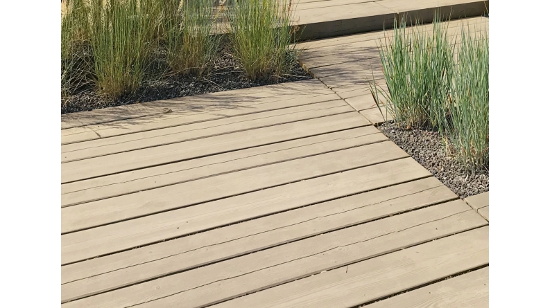 Garten Holz oder Stein? - Beton-Dielensteine in Holzoptik vereinen Vorteile zweier Materialien in einem - News, Bild 1